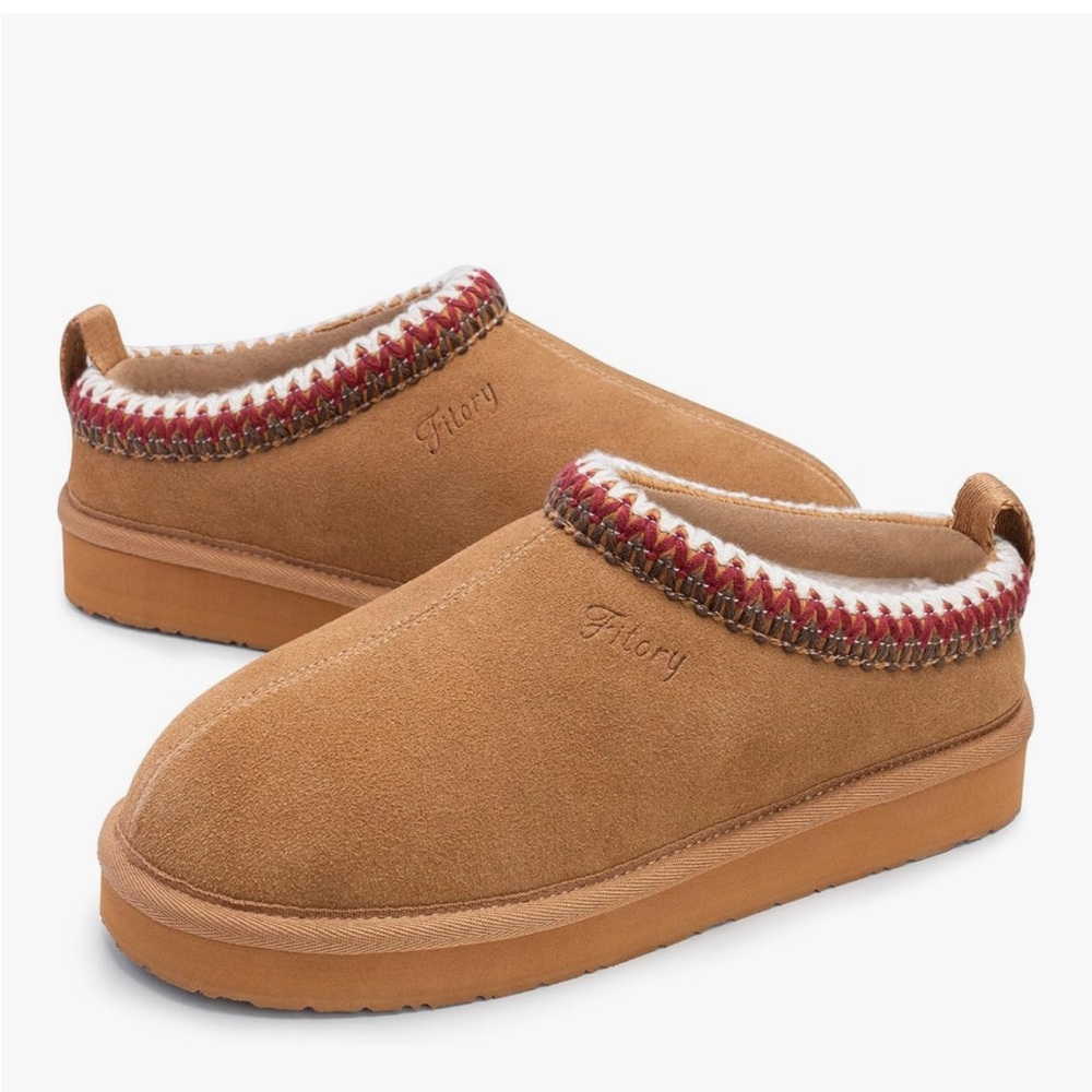Women's Tan Slippers new in box run small